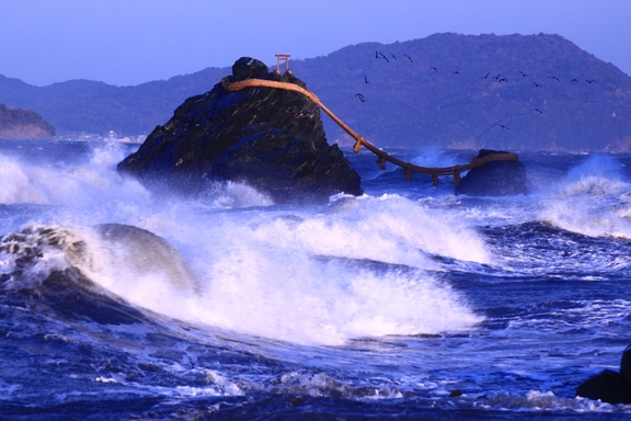 二見浦「夫婦岩」