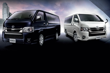 【レンタルポジ入り素材】(左):特別仕様車スーパーGL“DARK PRIME II”(2WD・2800ディーゼル・標準ボディ)