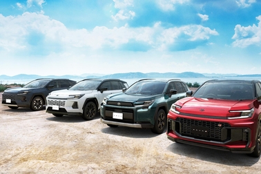 （左奥）：Z（ハイブリッド）