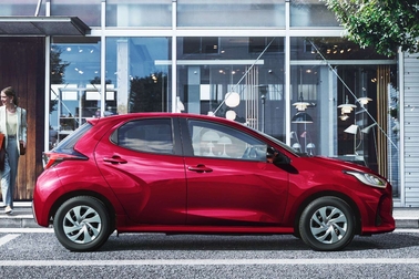 【モデル入り素材】G（ハイブリッド・2WD）