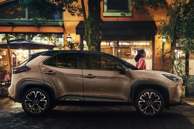 【モデル入り素材】Z（ハイブリッド・2WD）