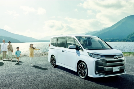 【モデル入り素材】S-Z（ハイブリッド・2WD・7人乗り）