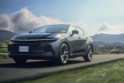 CROSSOVER Z（2.5Lハイブリッド車）